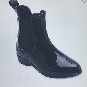 St. John's Bay Leeds Rain Boots